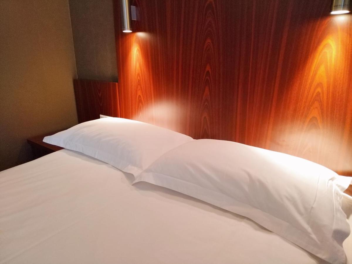 בודפשט Milky Way Hotel מראה חיצוני תמונה